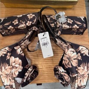 Express Floral Platform Sandals Garden Fairy Coquette Soft Glam Size 9 NWT